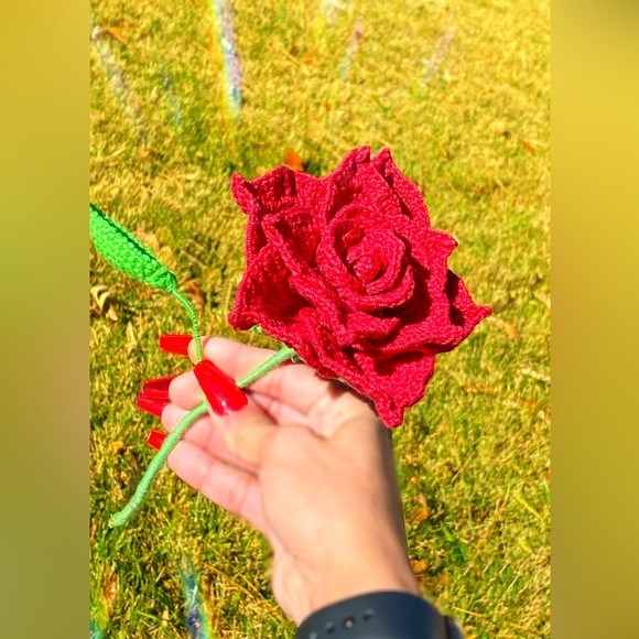 Handmade Realistic Red Rose 🌹 Flower Crocheted - Brand New - Picture 5 of 5